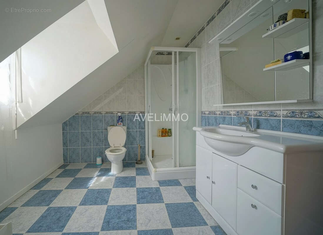 Maison à LA QUEUE-LES-YVELINES