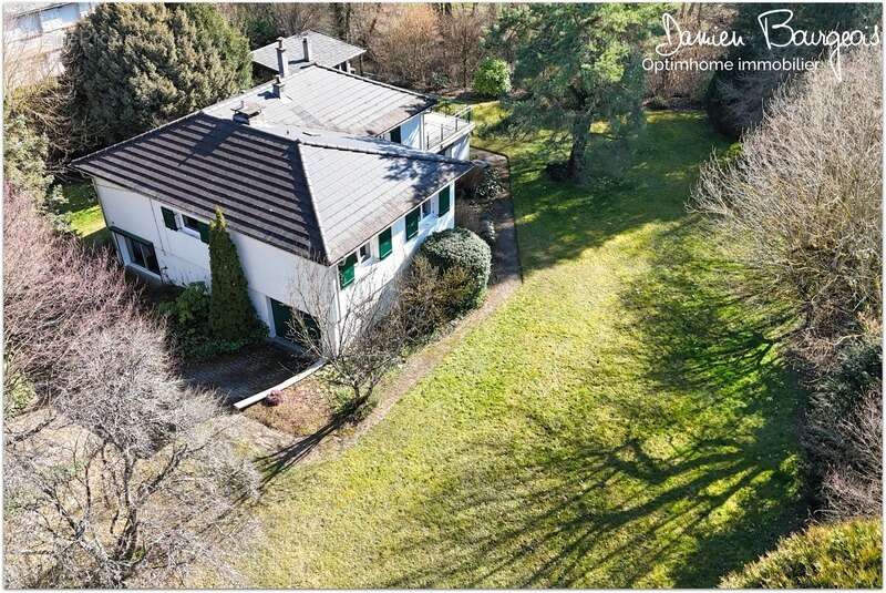 Maison à SAINT-GENIS-POUILLY