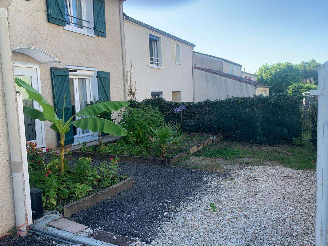 Maison à MONTALIEU-VERCIEU