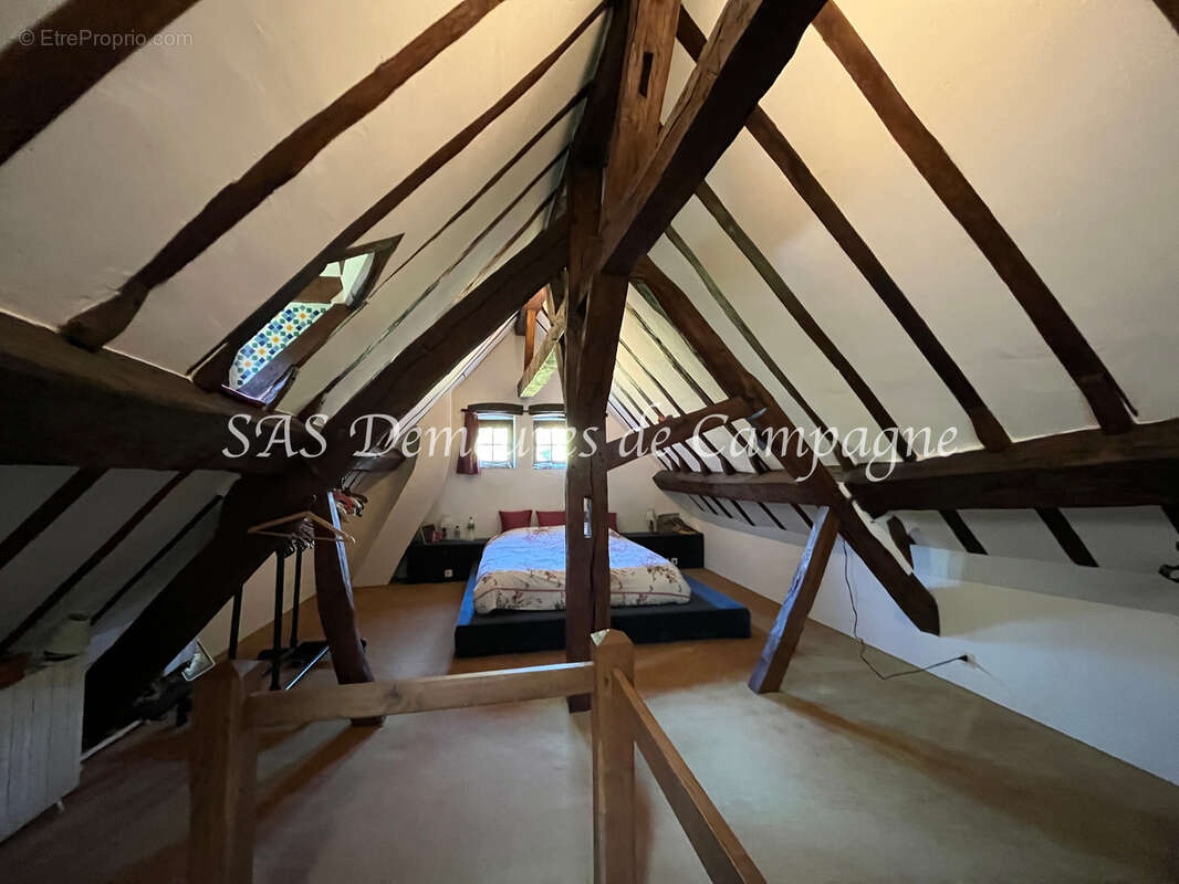 Maison à SURY-EN-VAUX