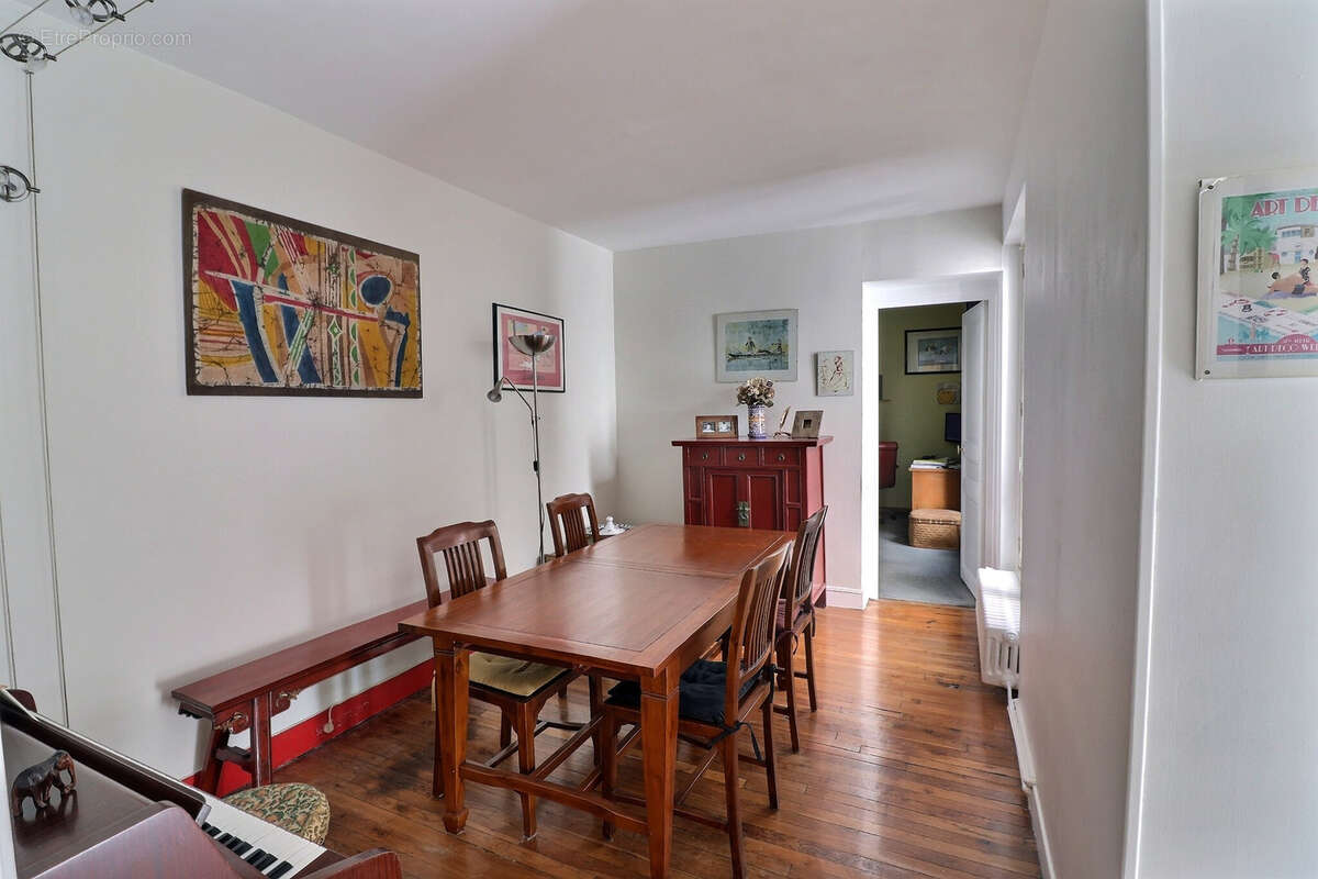 Appartement à PARIS-14E