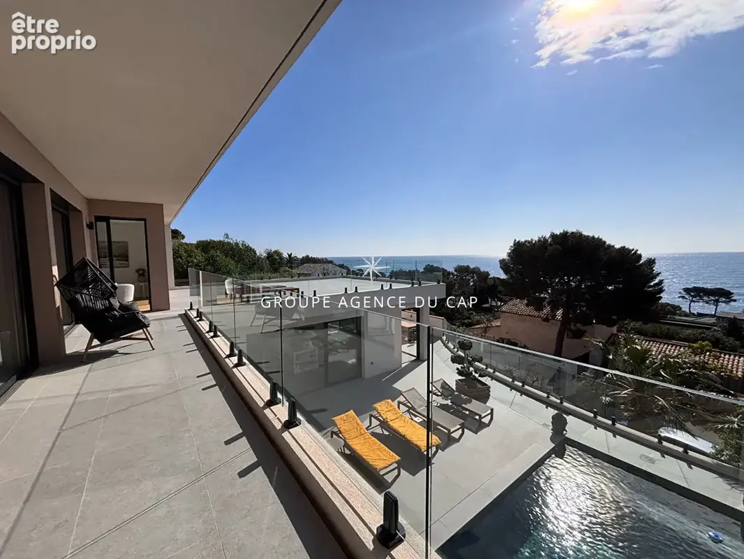 À vendre villa contemporaine de 350m² 8 pièces avec vue mer, à pied des plages et des commerces des issambres - photo 10
