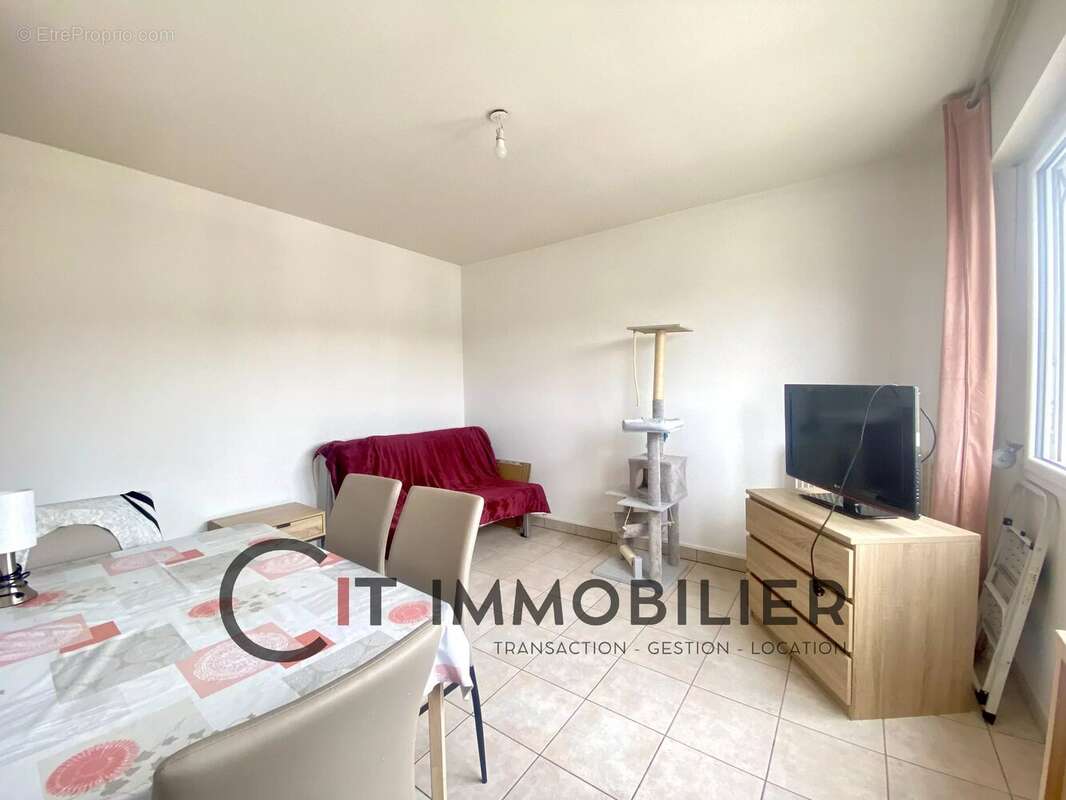 Appartement à LA TOUR-DU-PIN