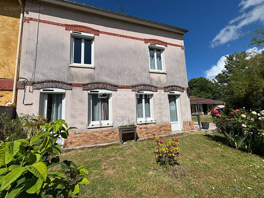 Maison à MONTVILLE
