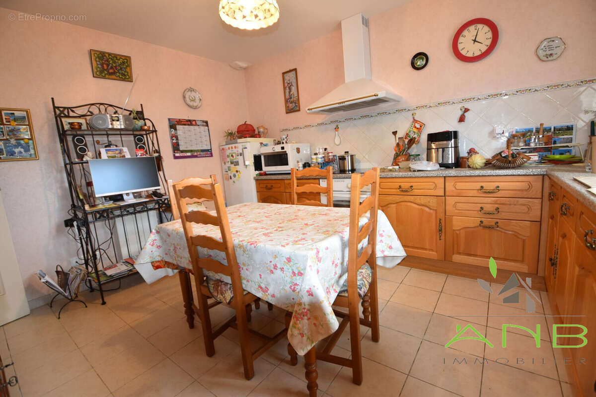 Maison 115 m² à Dirac  - photo 4
