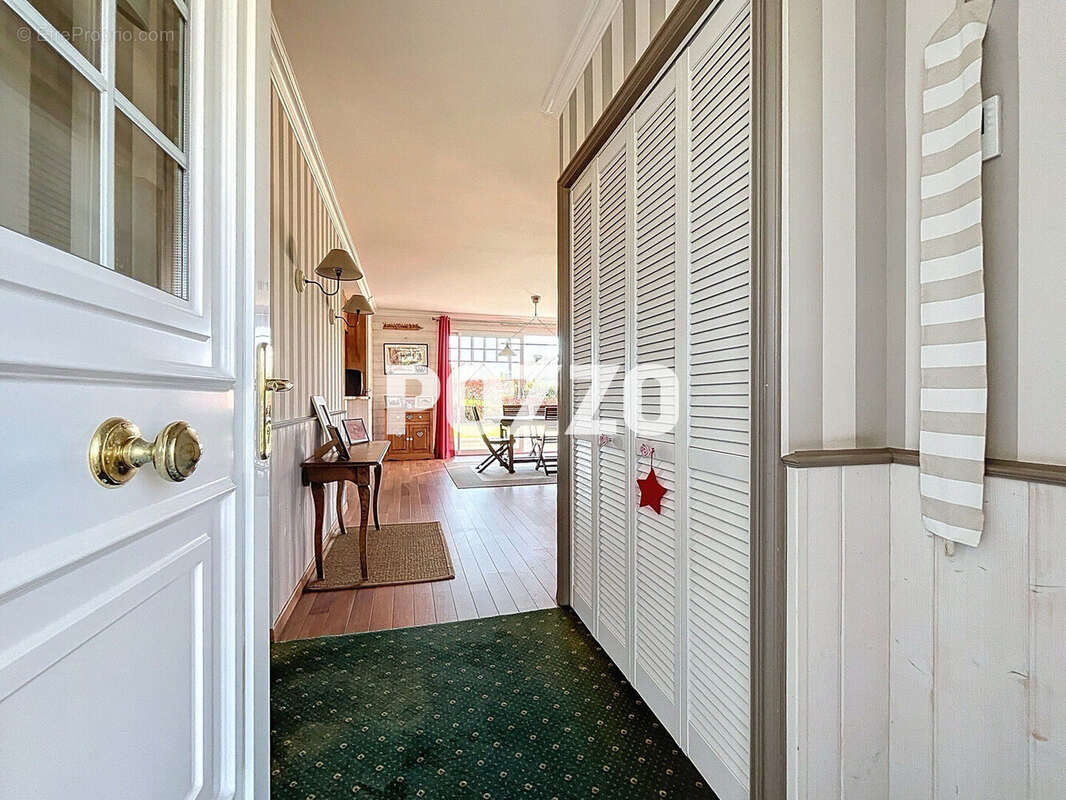 Maison à SAINT-PLANCHERS