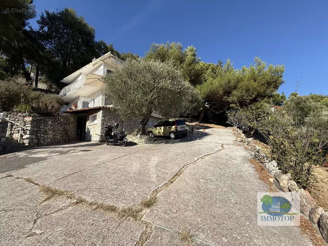 Maison à ROQUEBRUNE-CAP-MARTIN