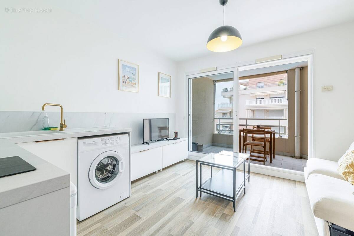 Appartement à VALLAURIS