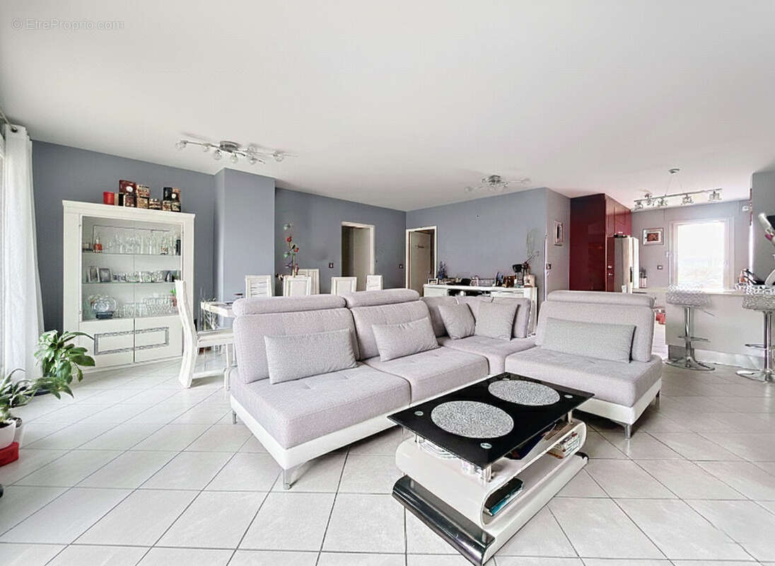 Appartement à SEYNOD