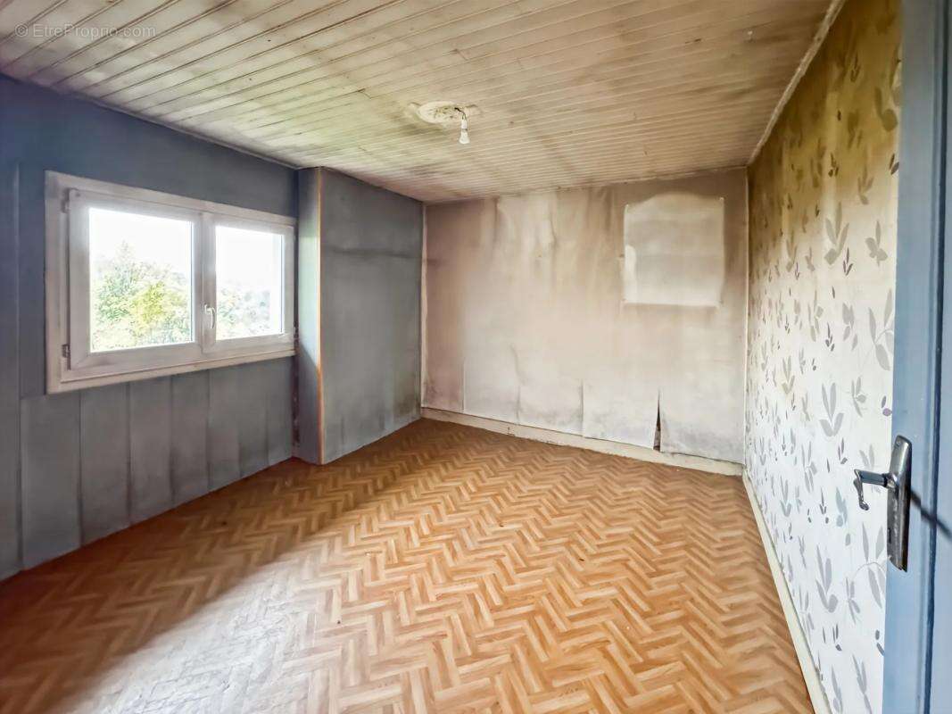 Maison à VOLLORE-VILLE