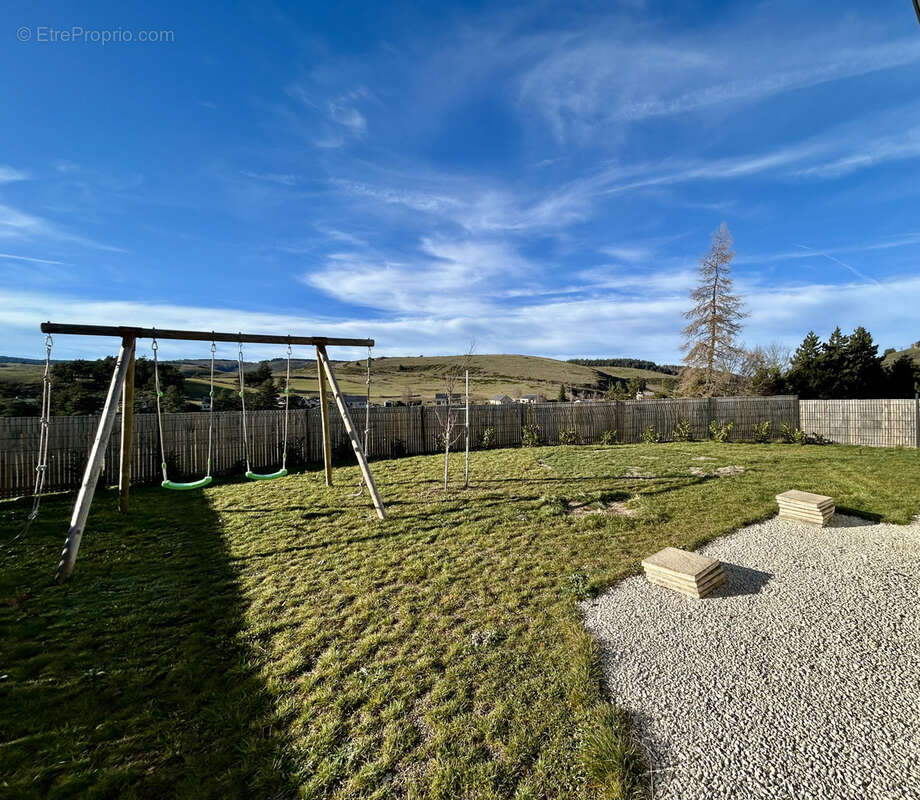 Maison à CHATEAUNEUF-DE-RANDON