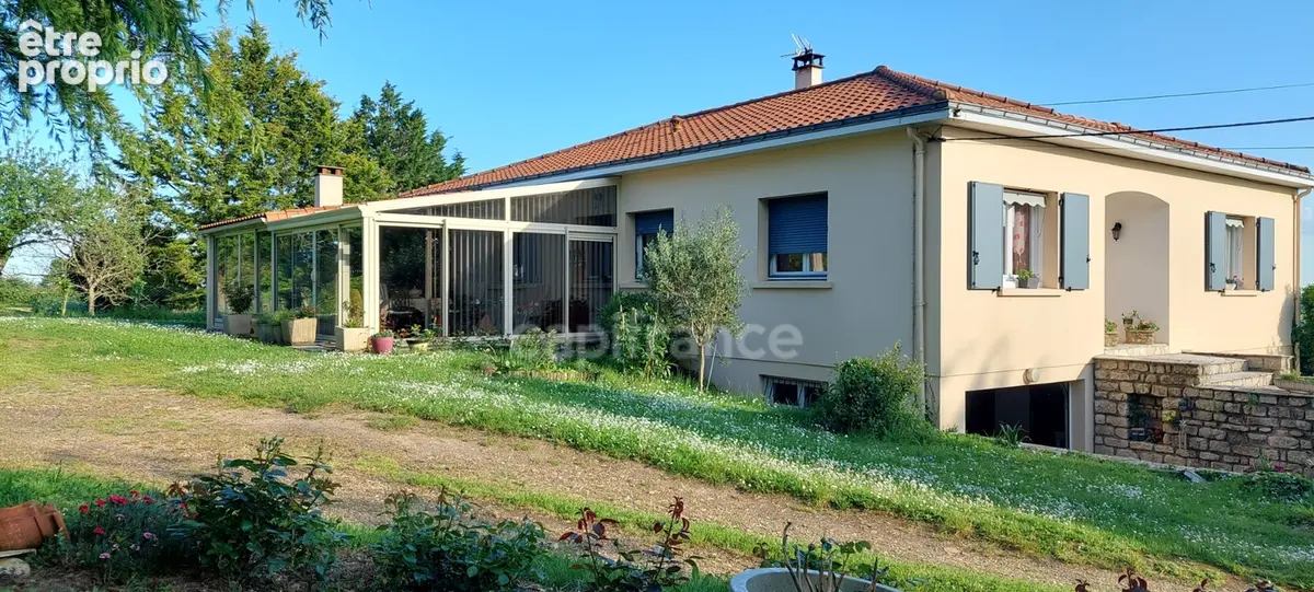 Maison à vendre 6 pièces et grande véranda à Fontenay le Comte (85) - photo 3
