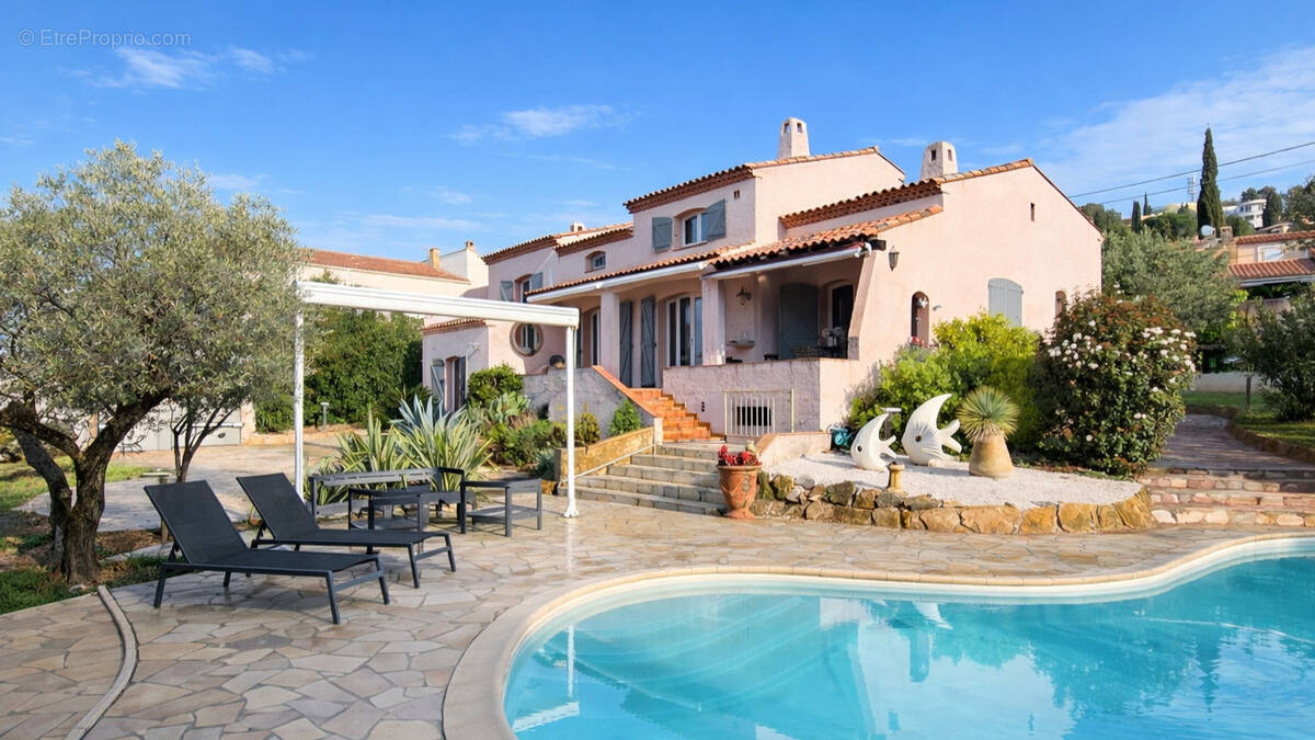 Maison à SIX-FOURS-LES-PLAGES