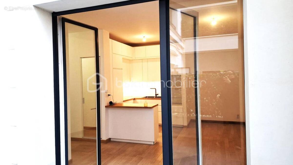 Appartement à LEVALLOIS-PERRET