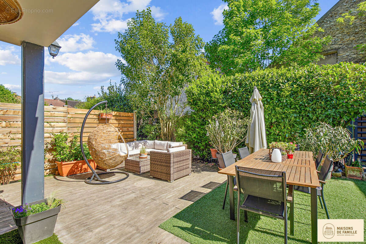 Maison à SAINT-NOM-LA-BRETECHE