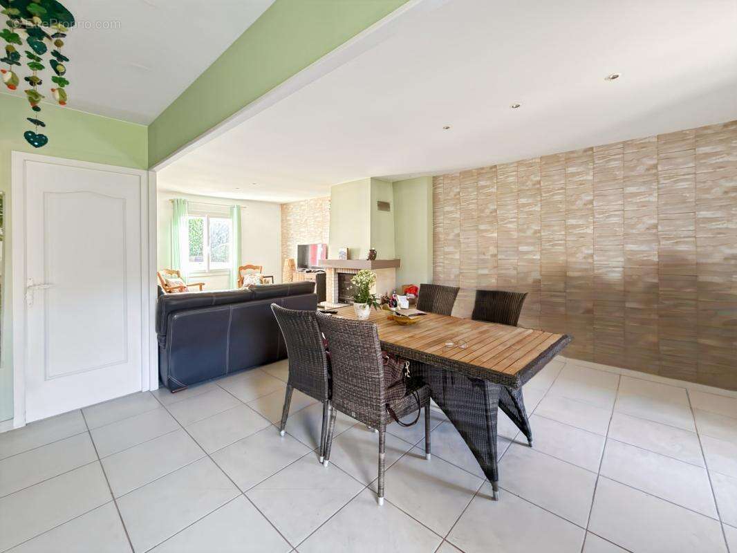 Maison à COULOUNIEIX-CHAMIERS