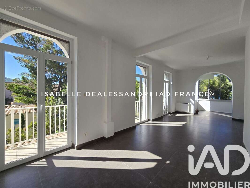 Photo 2 - Appartement à SAINT-CYR-SUR-MER