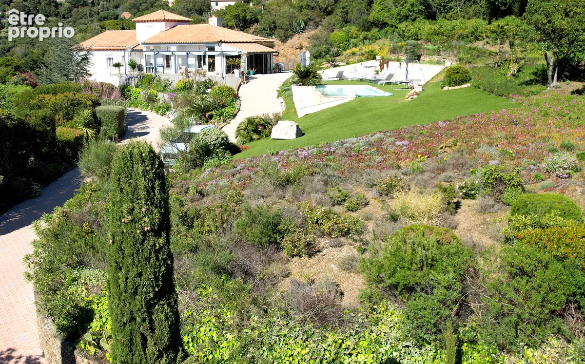 Les issambres , villa 185 m² , 5 pièces , vue degagée jusqu'à la mer - photo 3