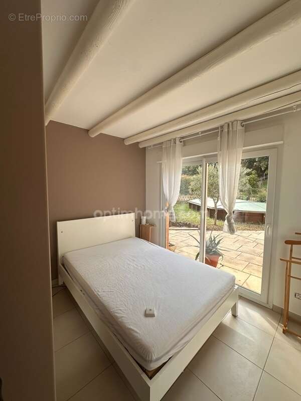 Villecroze – Propriété de charme avec studio indépendant, piscine et fort potentiel - photo 16