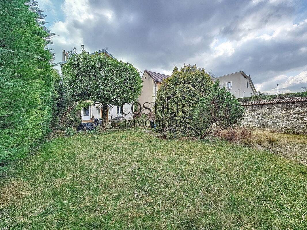 Appartement à SAINT-MAUR-DES-FOSSES