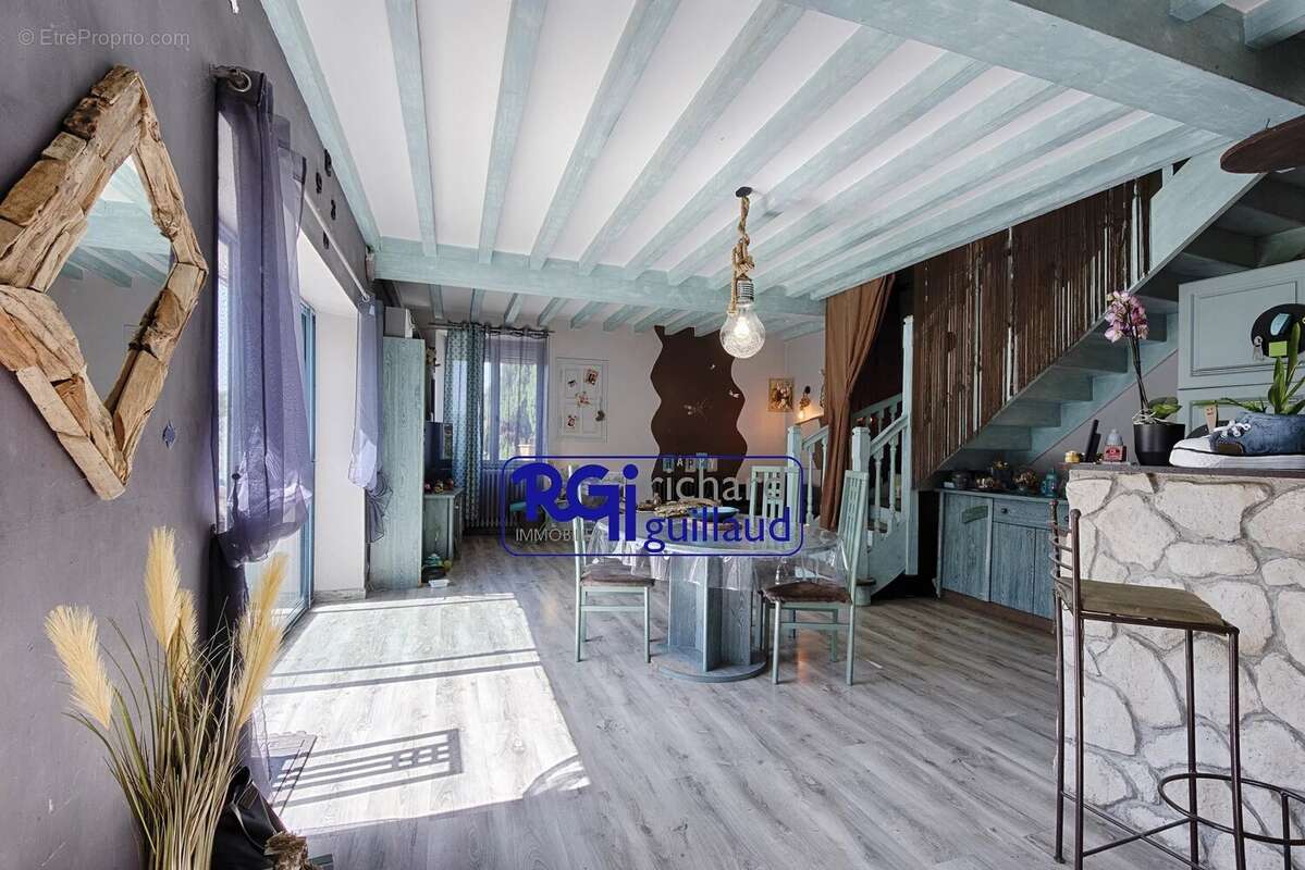 Maison à LA TOUR-DU-PIN