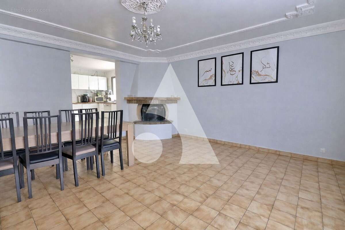 Maison à MERY-SUR-OISE