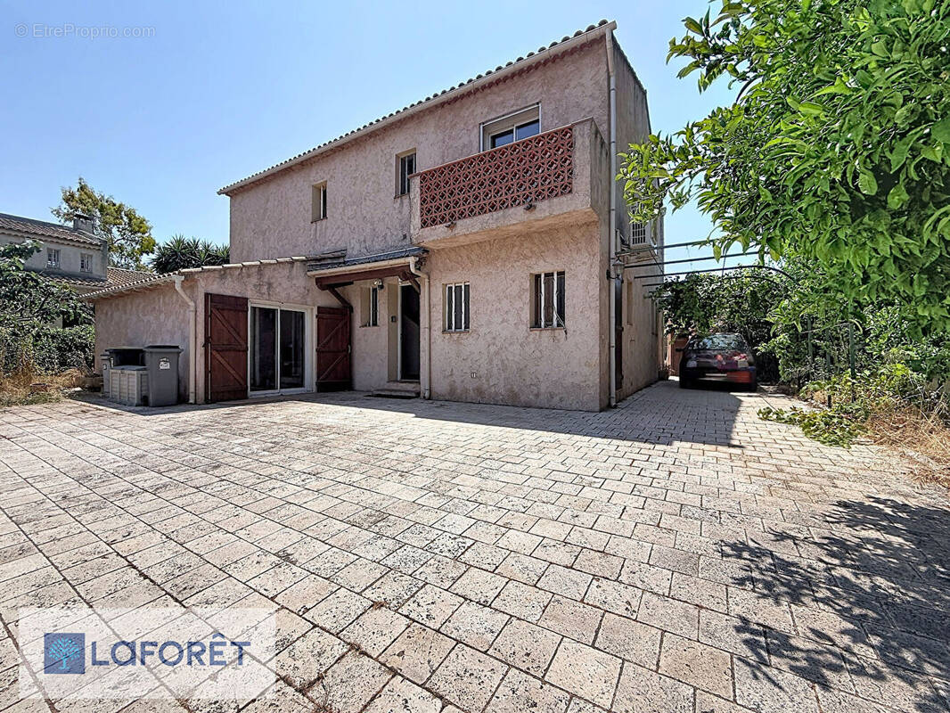 Maison à SIX-FOURS-LES-PLAGES