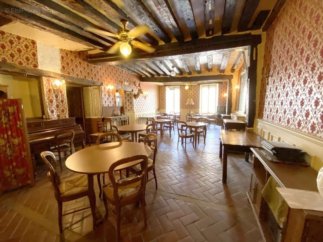 Maison à VILLENEUVE-SUR-YONNE