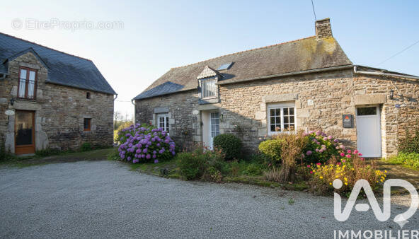 Photo 1 - Maison à PLOUGUENAST