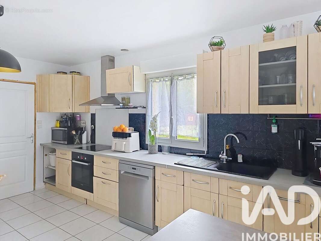 Photo 3 - Maison à JOUY-LE-CHATEL