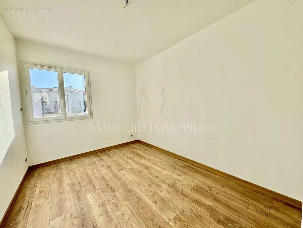 Appartement à MAUGUIO