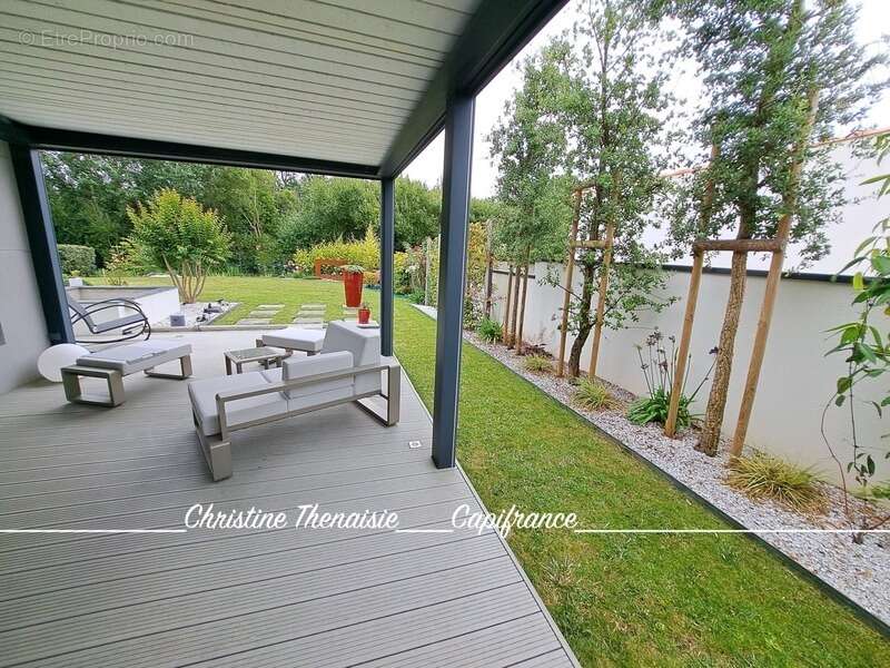 Maison contemporaine Beaux volumes - 5 chambres - Pergola - Garage SAINT GILLES CROIX DE VIE (85) - photo 30