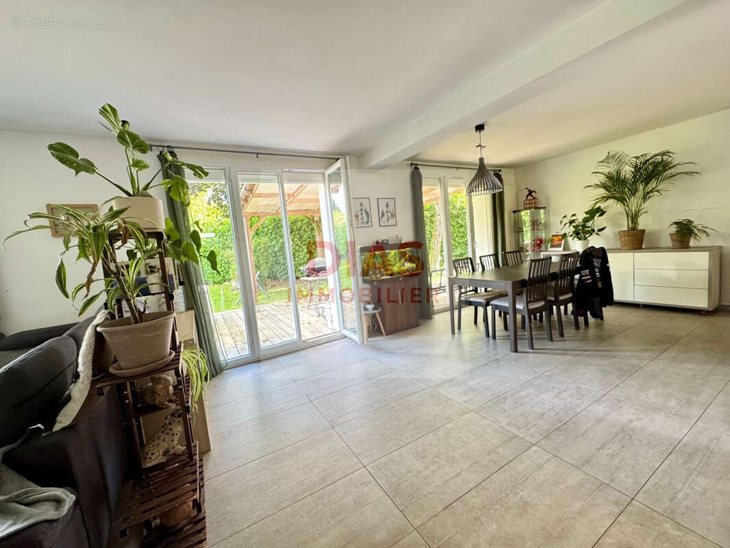 Maison à PONTAULT-COMBAULT