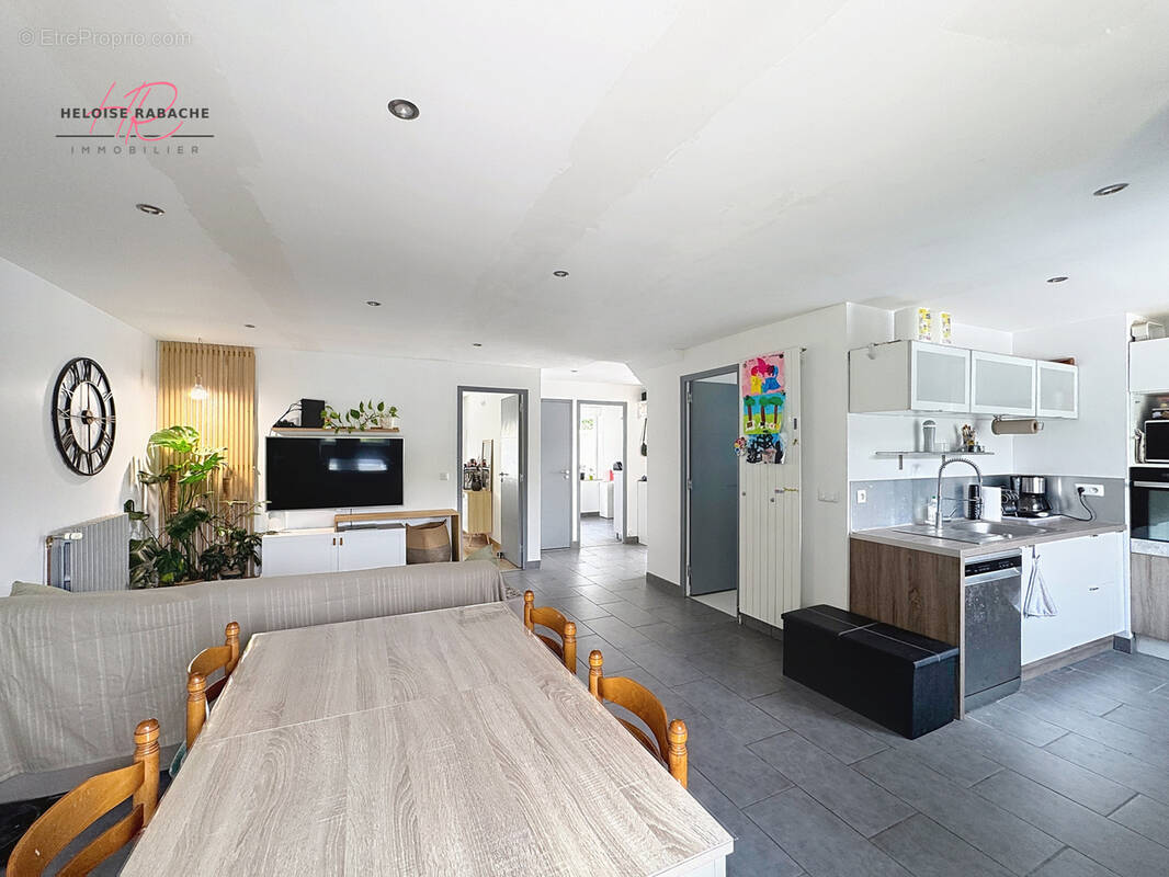 Maison à AUFFREVILLE-BRASSEUIL