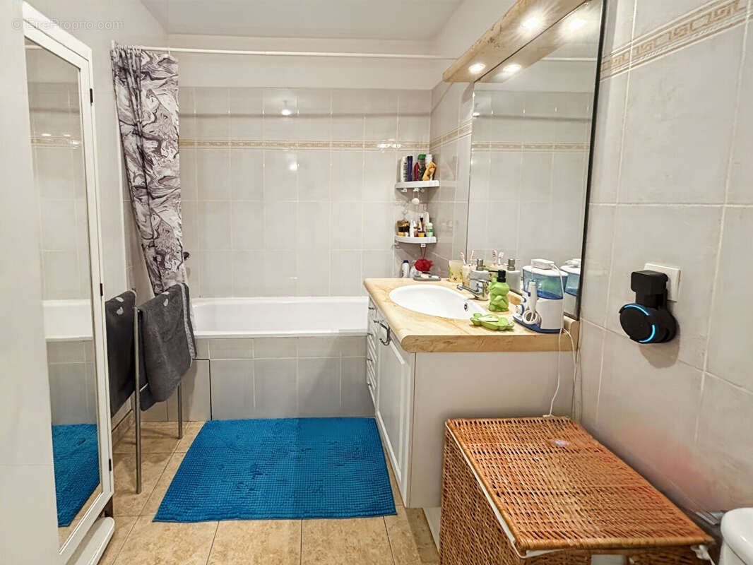 Appartement à SAVIGNY-LE-TEMPLE