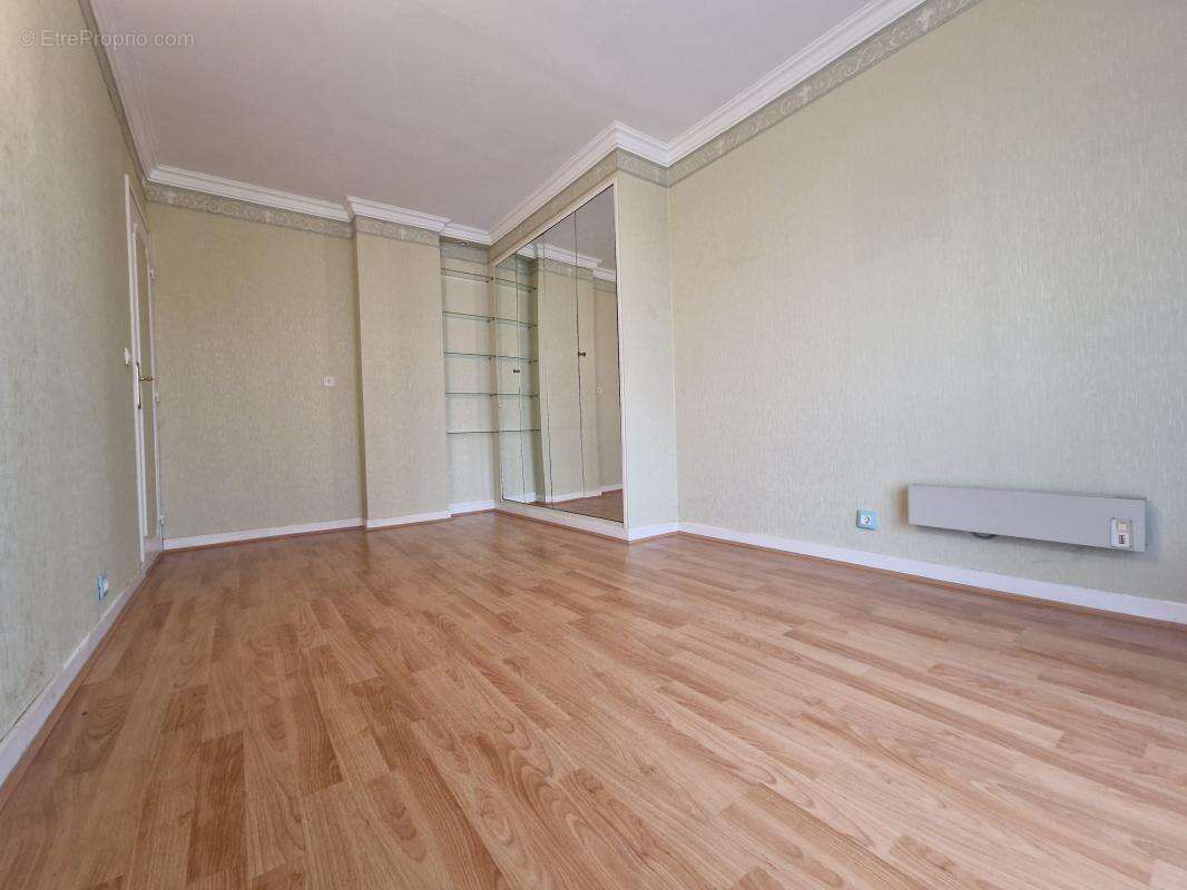 Appartement à VAIRES-SUR-MARNE