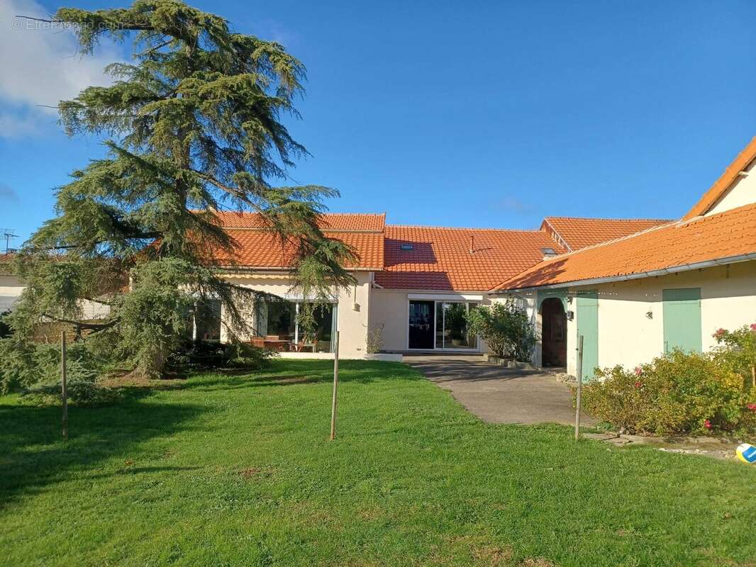 Maison à ROUMAZIERES-LOUBERT