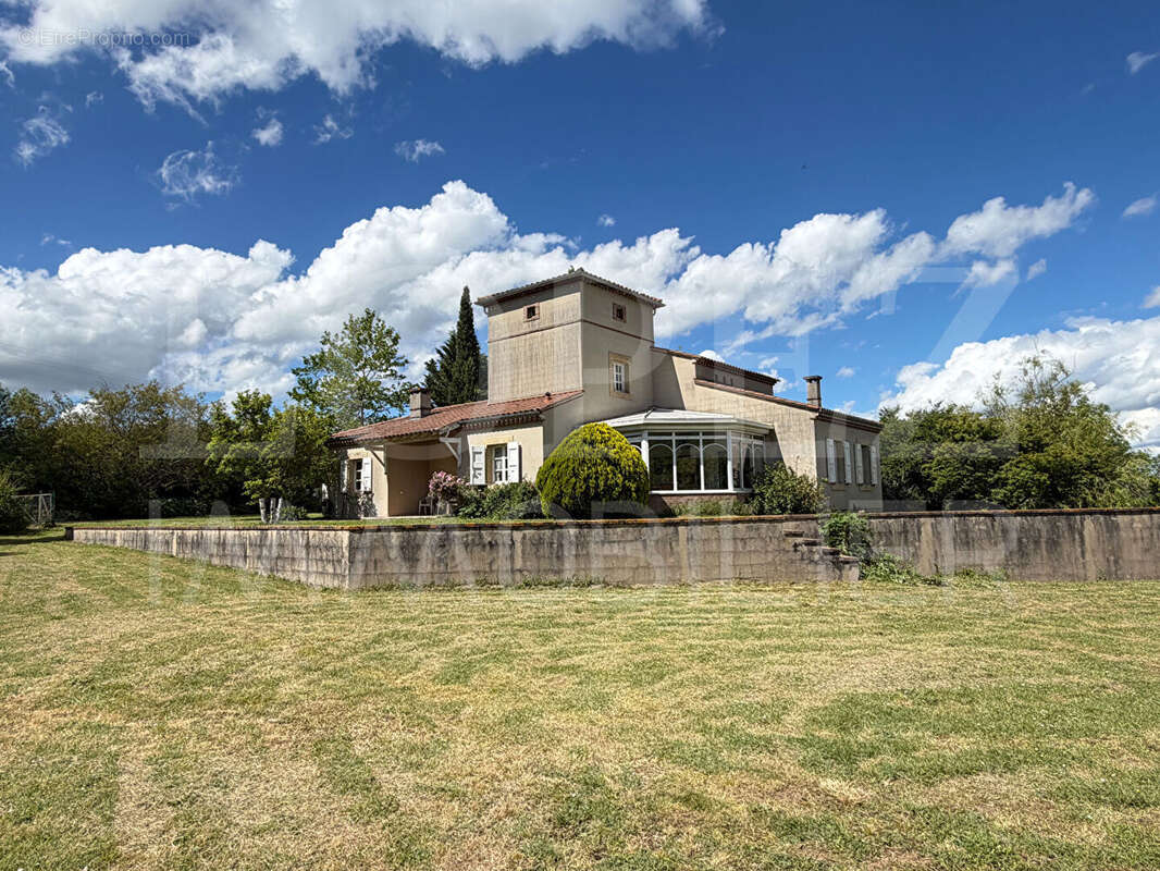 Maison à LABRUGUIERE