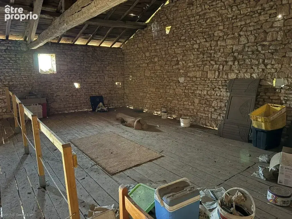 Grange A Rénover Avec Un Jardin Clos Sur 961m² Près de Ruffec - photo 8