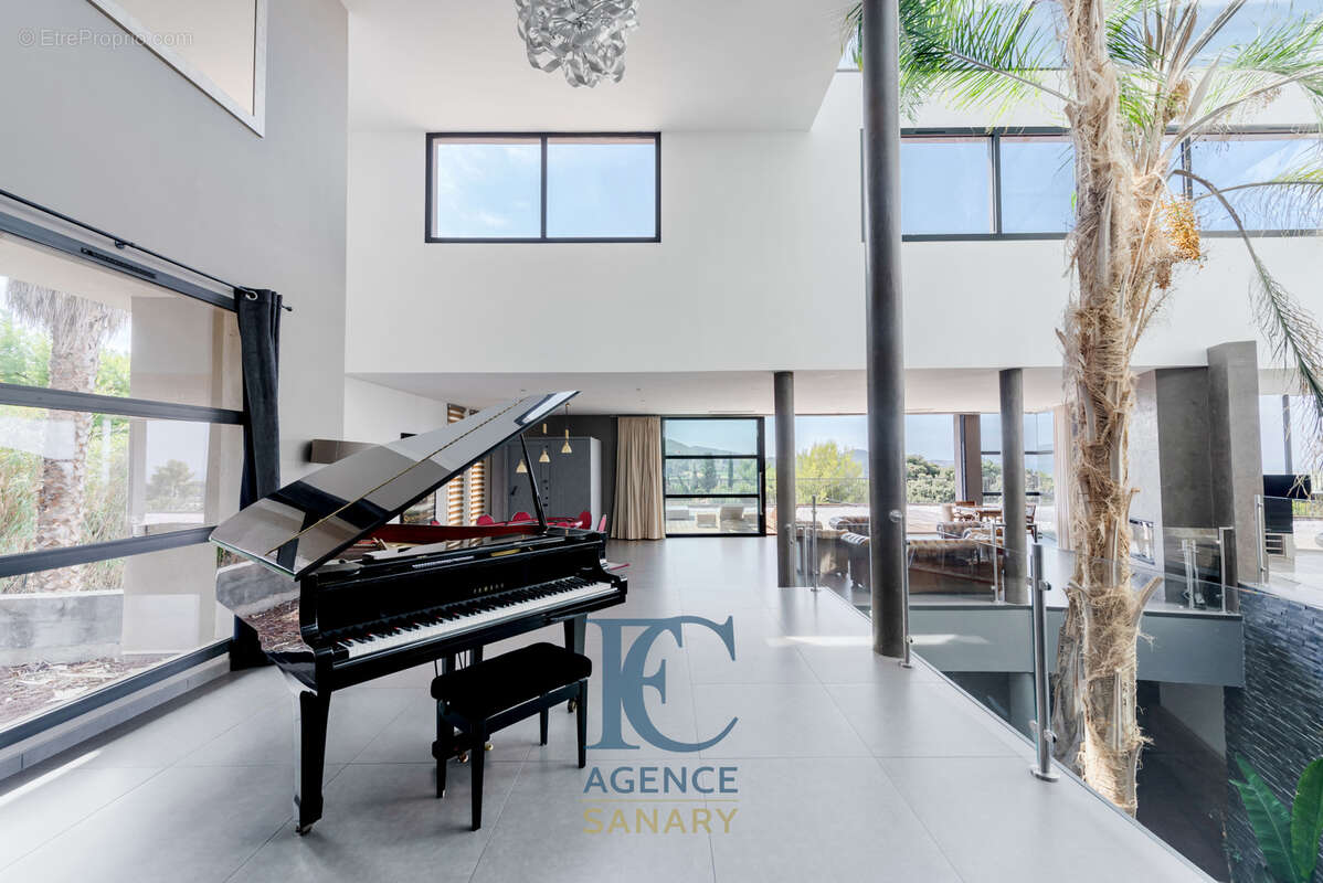 Maison à LA CADIERE-D'AZUR