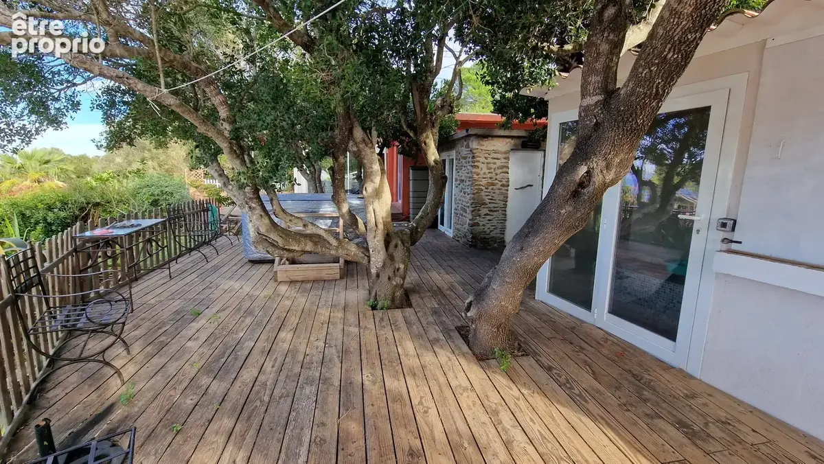 Ensemble immobilier sur l'Ile du levant - photo 16