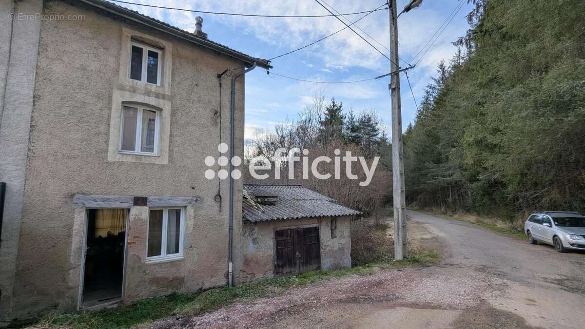 Maison à SAINT-REMY-SUR-DUROLLE