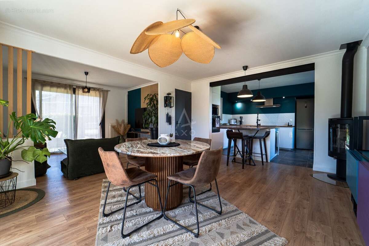 Maison à SAINT-PIERRE-DU-MONT