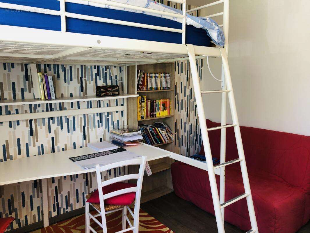 Maison à SAINT-LAURENT-DE-LA-PREE