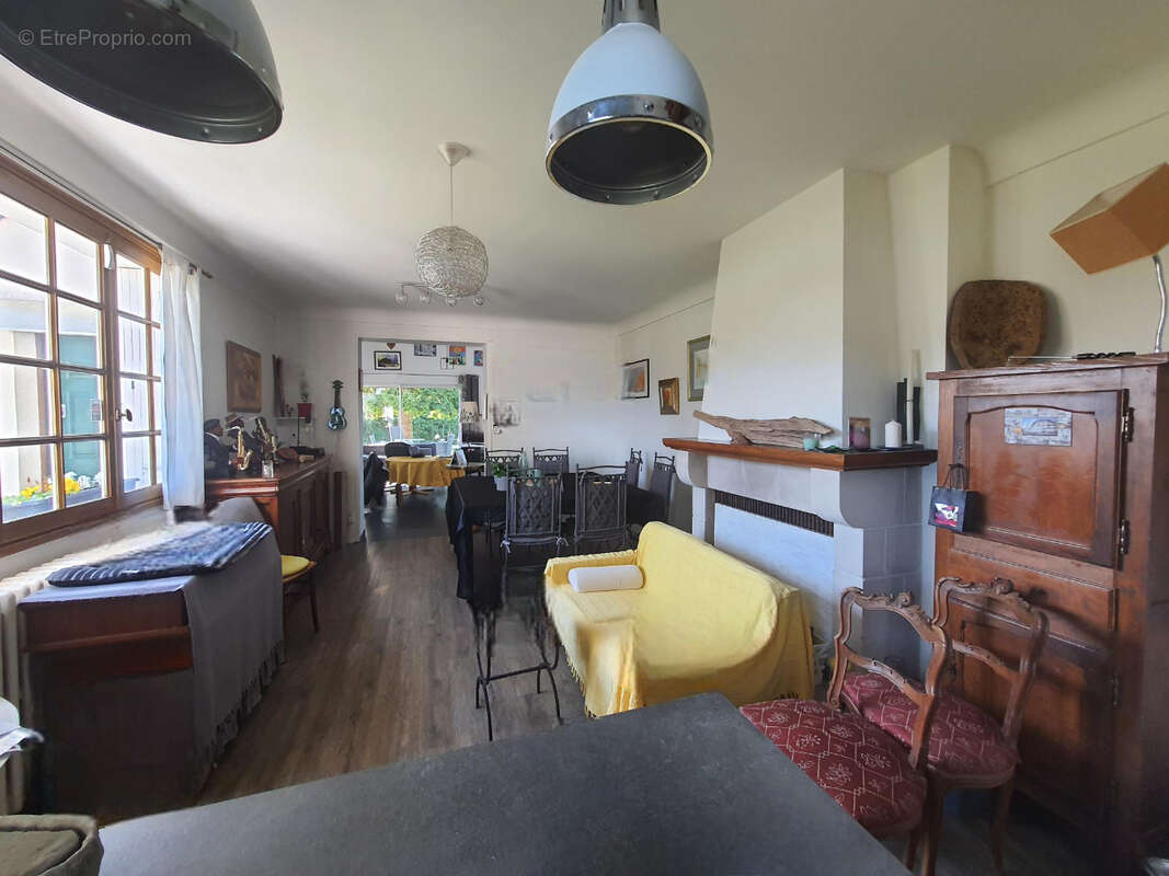 Maison à MONTLOUIS-SUR-LOIRE