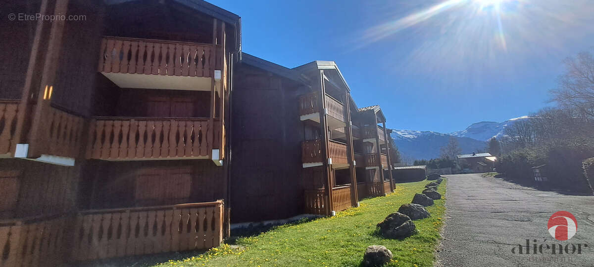 Appartement à MORILLON