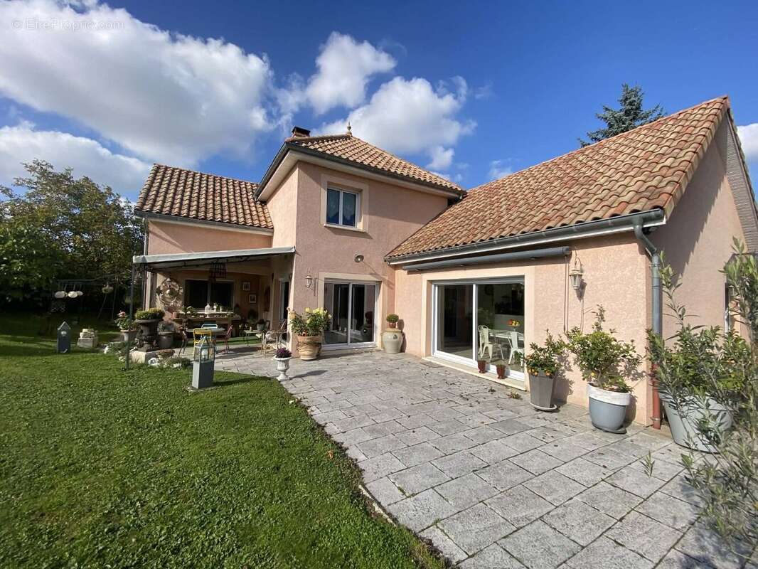 Maison à FENAY