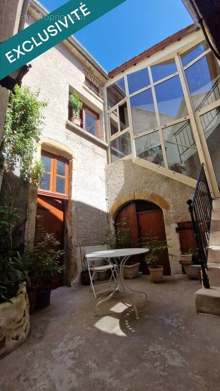 Photo 1 - Maison à VIC-LE-COMTE
