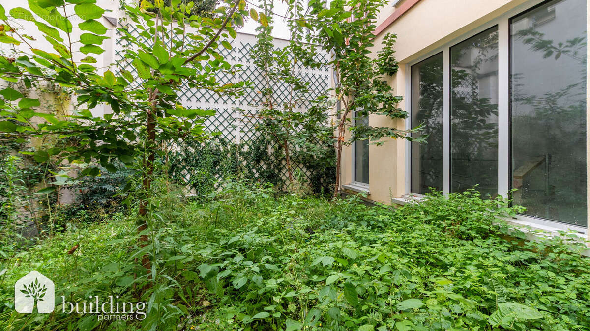 Local Commercial - Paris 17e Batignolles - 195,85 m² + 35,50m² de jardin privatif. - photo 12
