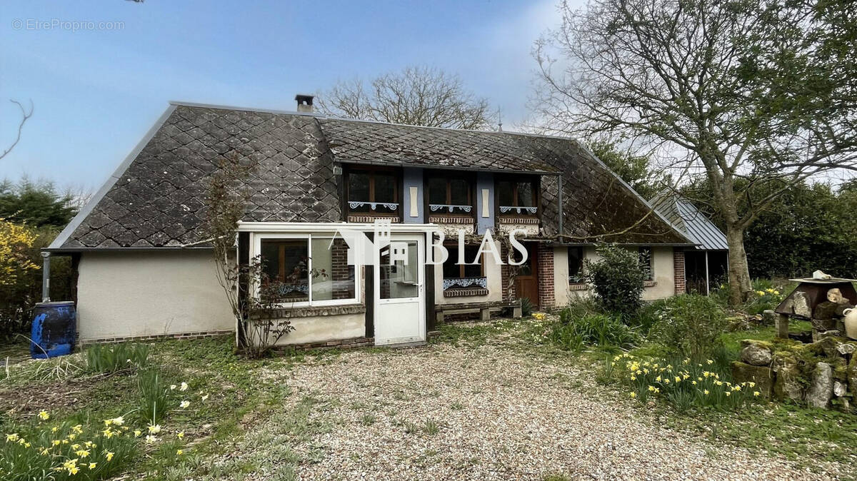 Maison à LE NOYER-EN-OUCHE